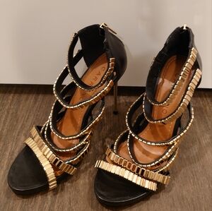 Carrano Black Sandals